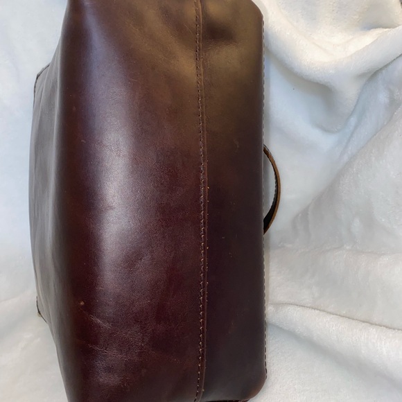 Portland Leather Goods Triangle Shoulder Bag Purse Grizzly - Picture 5 of 8